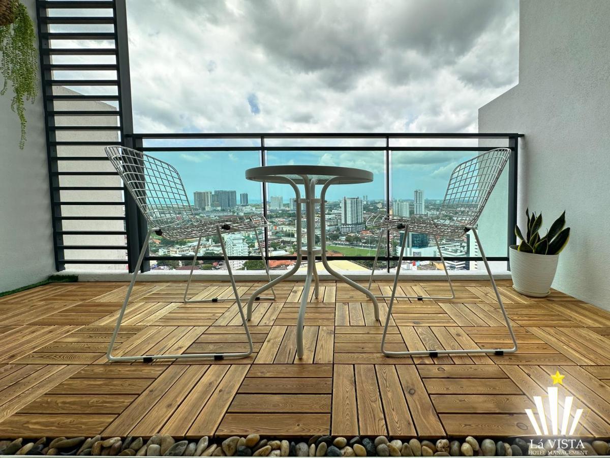 The Shore & Residences By La Vista Apartment *